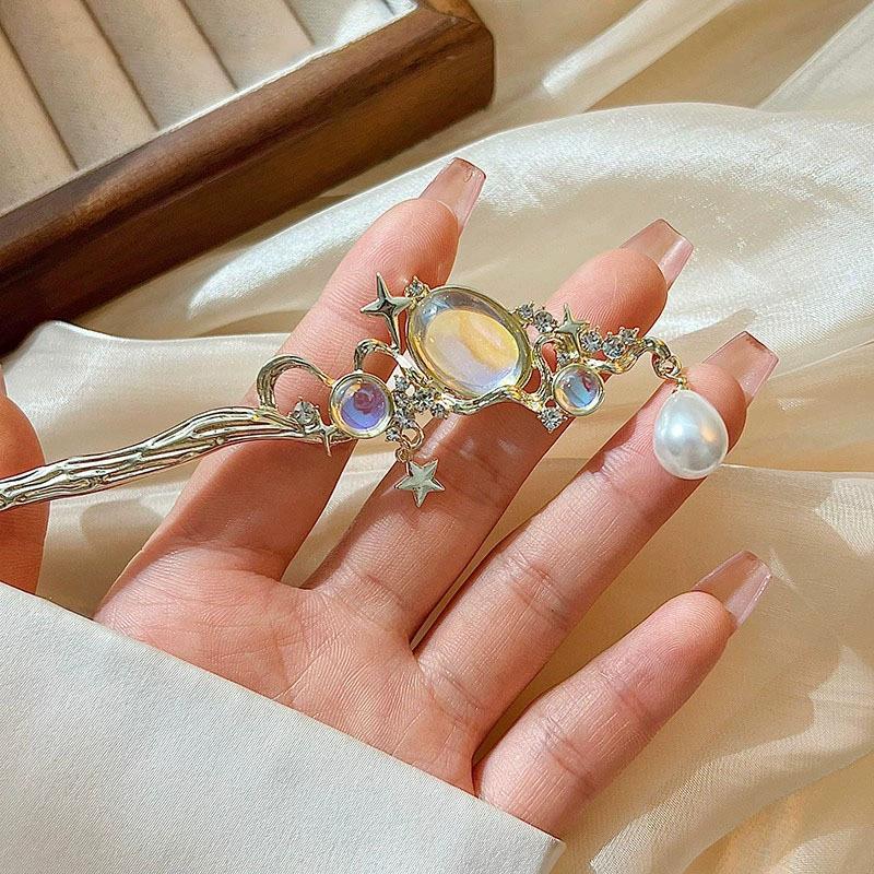 Pearl Hair Pin - دبوس شعر من حجر القمر مع
