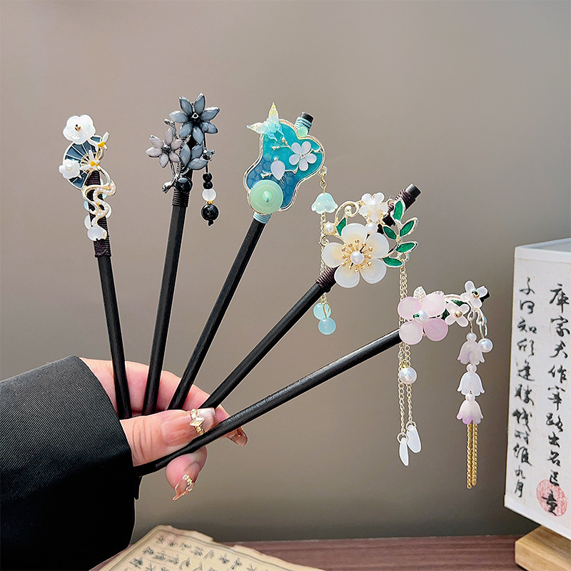 Pearl Hair Pin - عصا شعر كلاسيكية بشراشيب، دبوس شعر