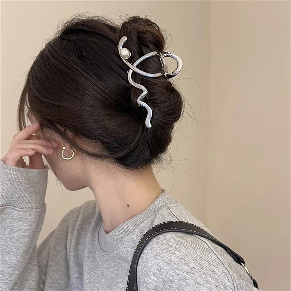 دبوس شعر لؤلؤي بتصميم الموجة ا - مراجعة Women Accessories Sale وسعره