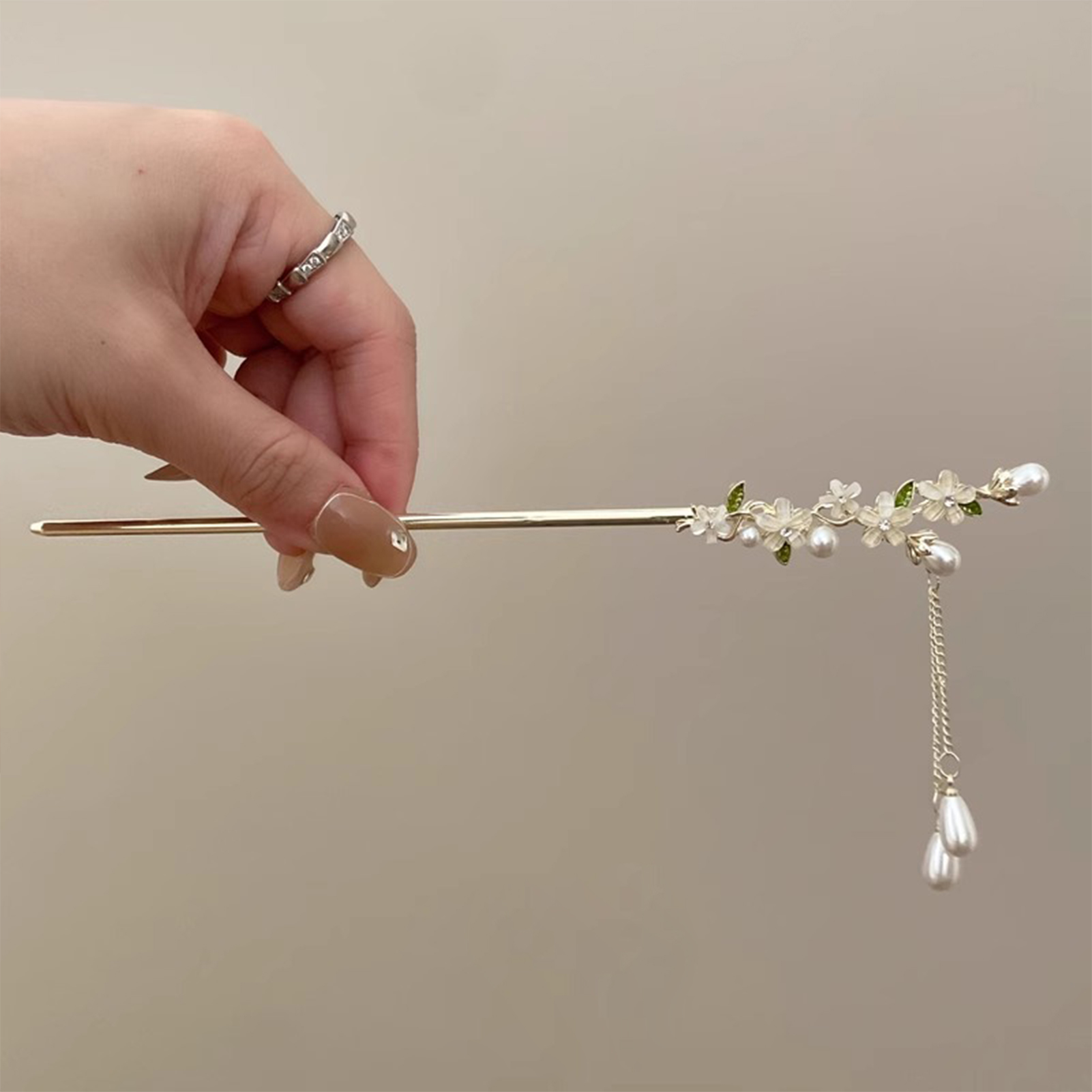دبوس شعر آمن وجميل للحفلات وال - مراجعة Pearl Hair Pin وسعره